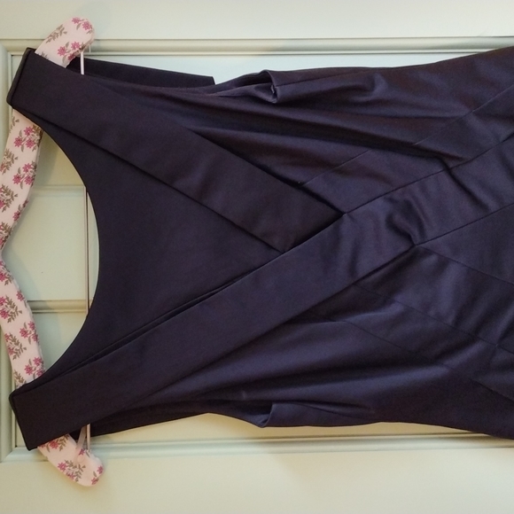 Women's Max Azria blk satin sleeveless cocktail evening size 4 sheath lbd dress - Picture 4 of 14